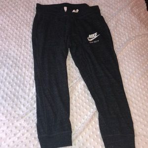 Women’s size small Nike sweat pants